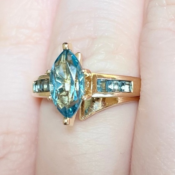 Jewelry - Vintage 1.35 swiss blue topaz marquis large baguette 14k solid yellow gold ring 